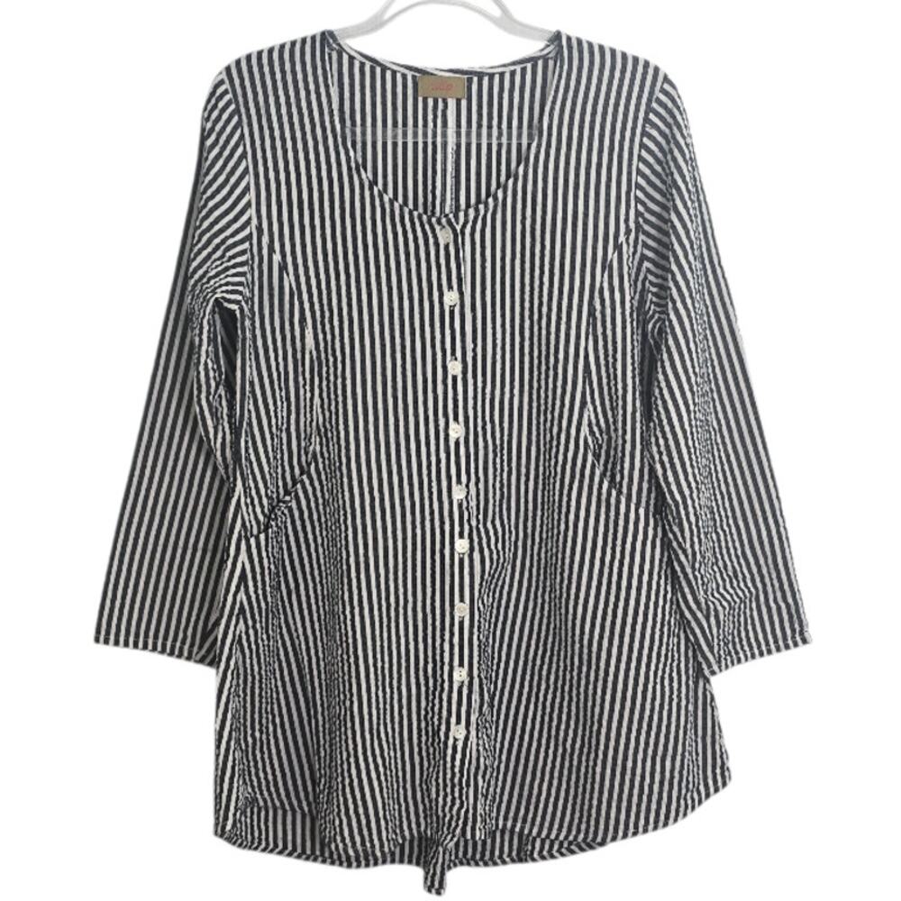 Tulip Seersucker Stripe Tunic Top With Front Pockets Button Front Medium